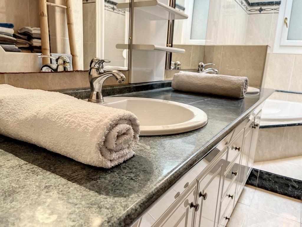 Apartmán Chez Amelie Crémieu Exteriér fotografie